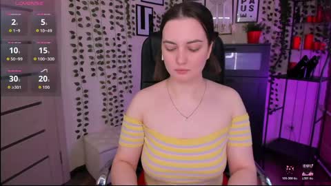 Snapshot of astarte_aste chatting on April 24, 11:56 am astarte_aste online show from April 24, 11:56 am