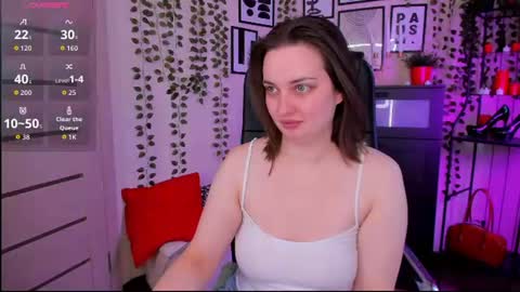 Snapshot of astarte_aste chatting on July 20, 11:56 am astarte_aste online show from July 20, 11:56 am