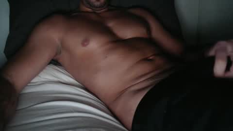 Snapshot of aston0 chatting on February 25, 8:03 am Aston online show from February 25, 8:03 am