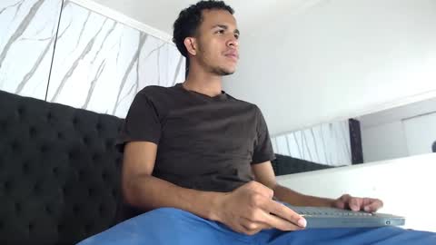 Snapshot of aston_vera chatting on October 1, 3:23 am Aston online show from October 1, 3:23 am