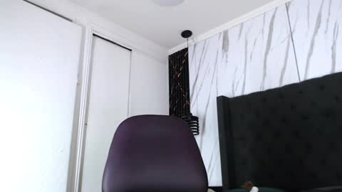 Snapshot of aston_vera chatting on October 3, 5:15 am Aston online show from October 3, 5:15 am