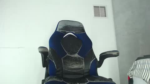 Snapshot of aston_vera chatting on October 20, 4:02 am Aston online show from October 20, 4:02 am