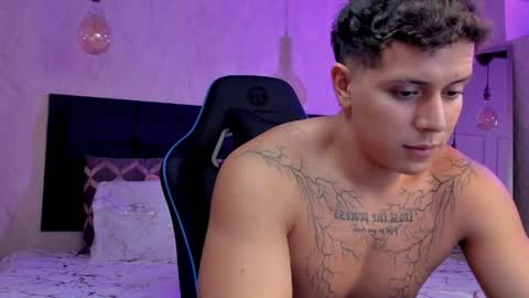 astonhills online show from April 18, 2:37 am