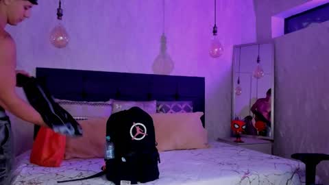 astonhills online show from April 19, 8:46 am