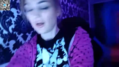 MERYEM online show from December 16, 9:20 pm