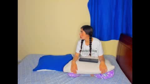 Mag and Molly online show from November 20, 3:07 am