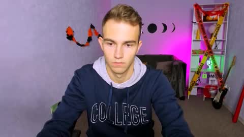 astren online show from October 26, 6:52 am