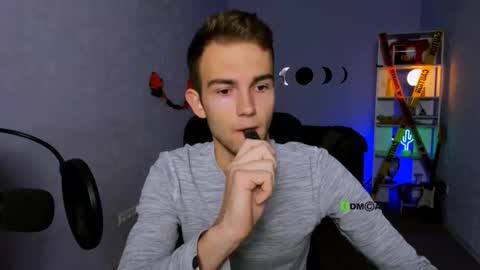 astren online show from November 1, 6:37 am