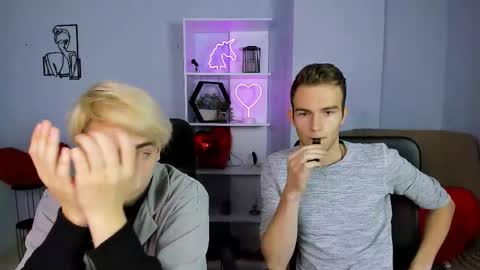 astren online show from November 15, 6:44 am