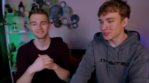 astren online show from April 19, 9:52 am