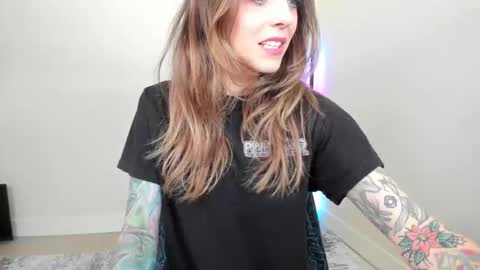 Snapshot of astridluxe chatting on June 10, 3:33 pm Astrid Luxe online show from June 10, 3:33 pm