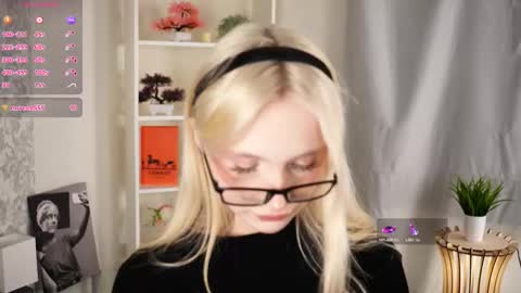 Kate online show from November 20, 4:18 pm