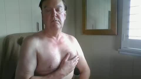 astute008 online show from January 9, 9:16 pm