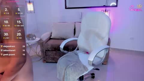 Snapshot of asura_love chatting on April 15, 7:58 pm asura_love online show from April 15, 7:58 pm