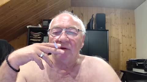 asusandy online show from April 30, 11:09 pm