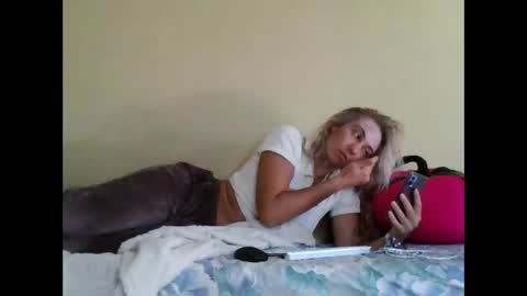 Snapshot of asyalu chatting on September 19, 8:49 am AsyaLu online show from September 19, 8:49 am