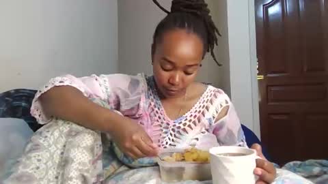 Snapshot of atara_seren chatting on June 2, 11:29 pm atara_seren online show from June 2, 11:29 pm
