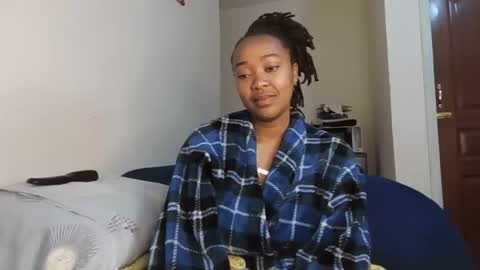 Snapshot of atara_seren chatting on June 6, 5:50 pm atara_seren online show from June 6, 5:50 pm