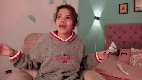 Snapshot of atenajb chatting on January 4, 6:19 pm ATENA online show from January 4, 6:19 pm