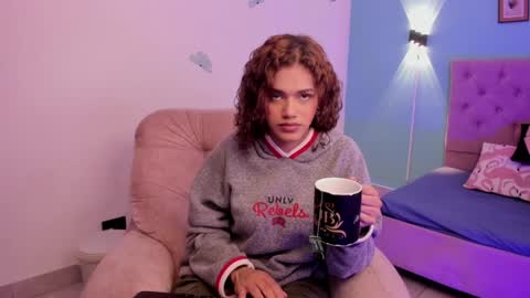 Snapshot of atenajb chatting on January 6, 2:25 pm ATENA online show from January 6, 2:25 pm