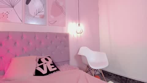 Snapshot of atenajb chatting on October 3, 3:47 am ATENA online show from October 3, 3:47 am