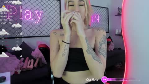 Snapshot of atenea_klett_ chatting on December 6, 1:44 pm ATENEA online show from December 6, 1:44 pm