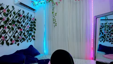 Atenea online show from December 3, 11:11 am