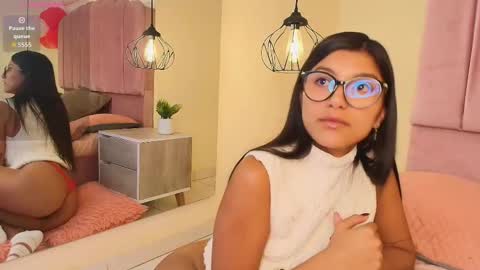 ateneaaa_ online show from February 21, 8:10 pm