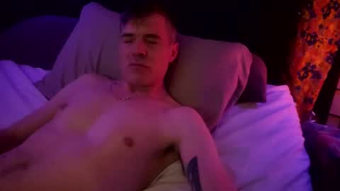 Snapshot of athandrew chatting on January 2, 11:31 am jonnyandrew online show from January 2, 11:31 am