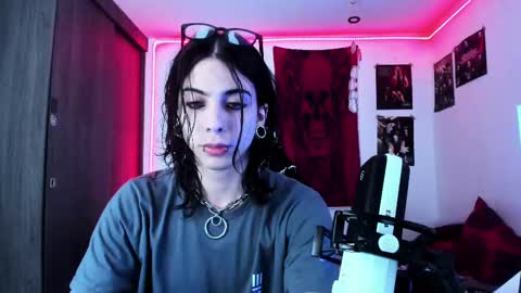 athenauwu online show from October 14, 6:47 am