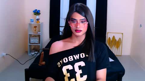 Snapshot of athisamoore chatting on October 25, 6:13 pm athisamoore online show from October 25, 6:13 pm