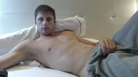 tommycb55555 online show from January 8, 8:33 pm