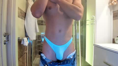 Snapshot of athleticloganx chatting on January 18, 5:10 am AthleticLoganX online show from January 18, 5:10 am