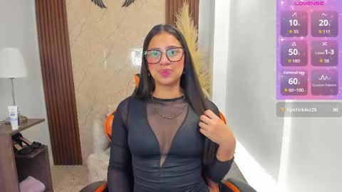 Snapshot of atiena_ chatting on June 3, 9:09 pm Atiena online show from June 3, 9:09 pm