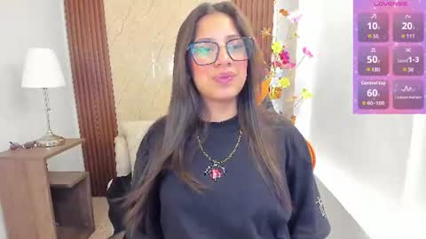 Snapshot of atiena_ chatting on June 21, 9:39 pm Atiena online show from June 21, 9:39 pm