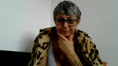 atikaarea online show from December 4, 12:03 pm