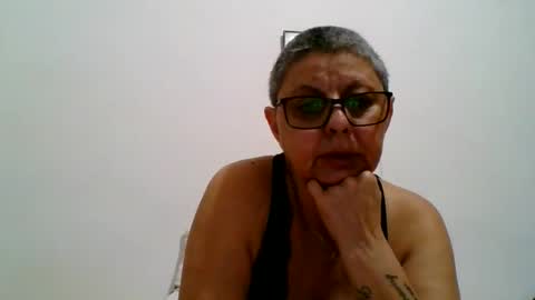 Snapshot of atikaarea chatting on April 12, 5:07 pm atikaarea online show from April 12, 5:07 pm