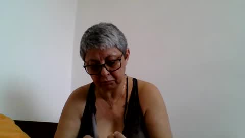 Snapshot of atikaarea chatting on June 2, 7:43 am atikaarea online show from June 2, 7:43 am