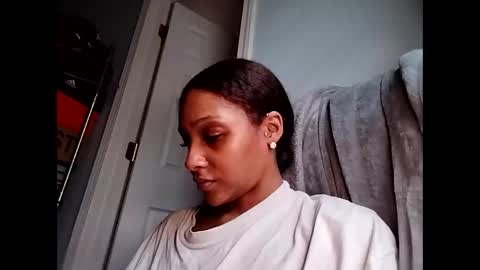 Snapshot of atirahcali chatting on November 9, 1:31 pm AtirahCali online show from November 9, 1:31 pm