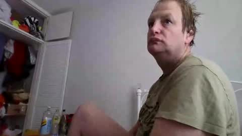 yoursissy online show from July 3, 11:49 am