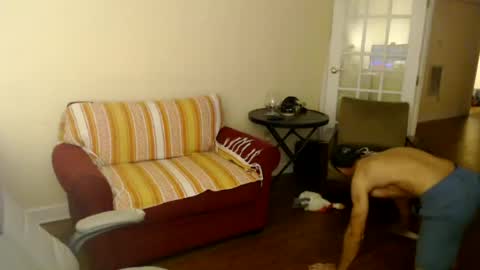 Snapshot of atlantis_weplantus chatting on July 16, 1:44 am B Baby online show from July 16, 1:44 am