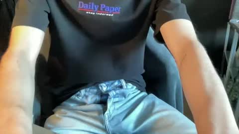 Snapshot of atlasboy22 chatting on January 10, 11:33 am Undress a hung twink online show from January 10, 11:33 am
