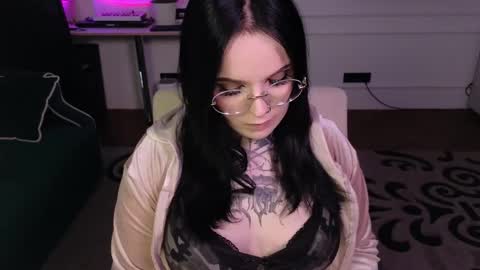 online every day between 10am-23pm online show from April 18, 7:45 am