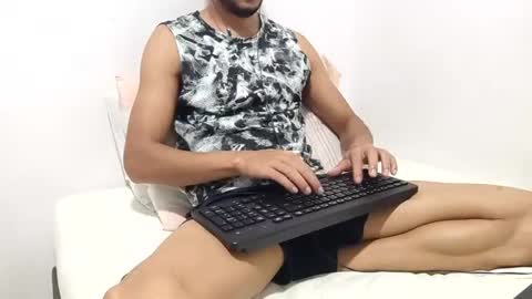 Snapshot of atorres21 chatting on December 31, 1:36 am Torres online show from December 31, 1:36 am