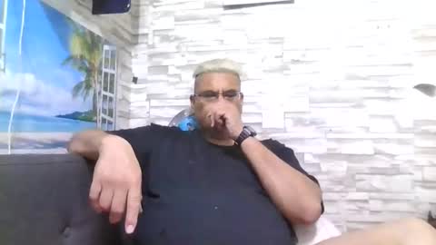 A online show from November 26, 8:48 am