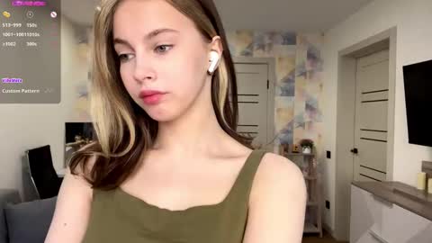 Jolyn online show from March 15, 4:07 am