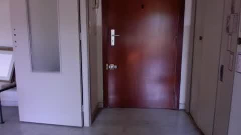 auguste061400 online show from December 3, 9:33 am