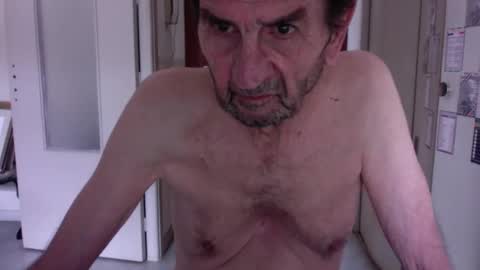 auguste061400 online show from March 11, 9:13 am