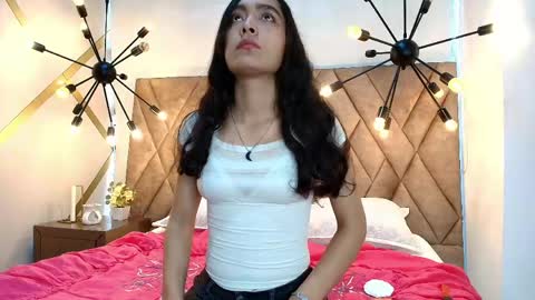 Snapshot of aura_bloom_ chatting on May 25, 1:39 pm aura_bloom_ online show from May 25, 1:39 pm
