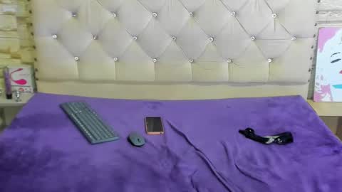 Snapshot of aura_love69 chatting on February 5, 8:21 am Monii Yi online show from February 5, 8:21 am